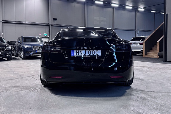 Tesla Model S 5 of 18