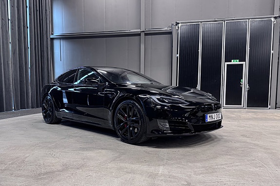 Tesla Model S 8 of 18