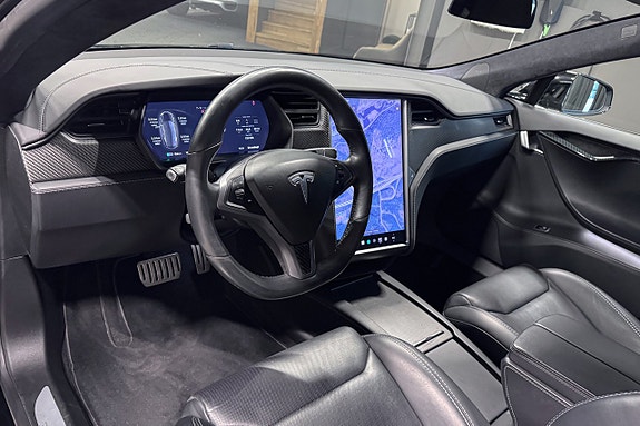 Tesla Model S 11 of 18