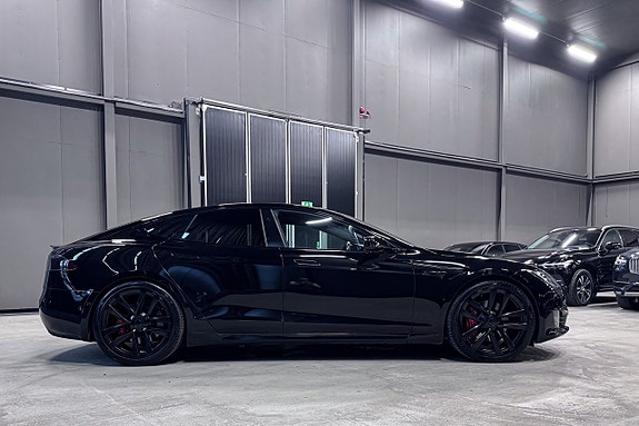 Tesla Model S 7 of 18