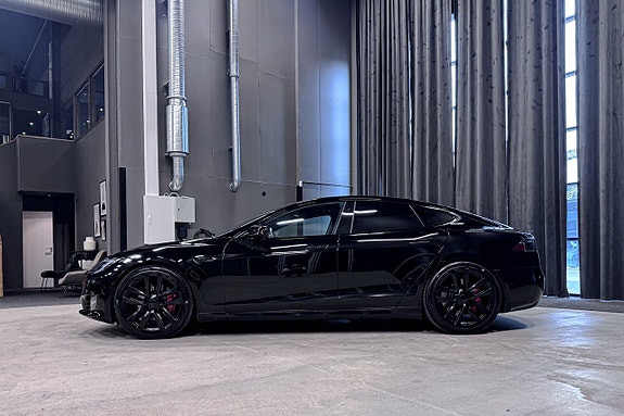 Tesla Model S 3 of 18