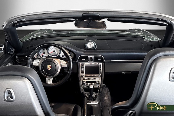 Porsche 911 Carrera S 13 of 17