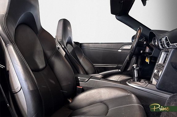 Porsche 911 Carrera S 15 of 17