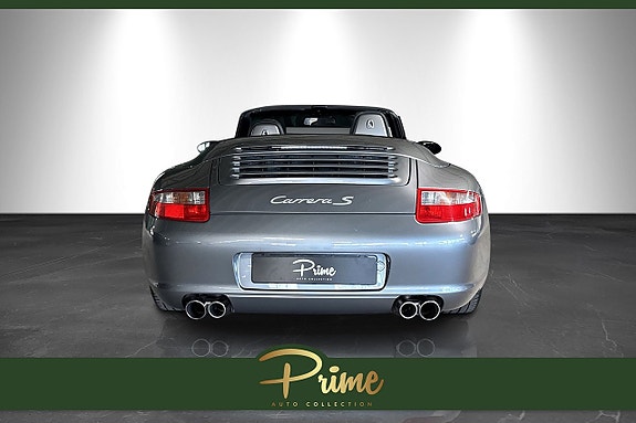 Porsche 911 Carrera S 6 of 17