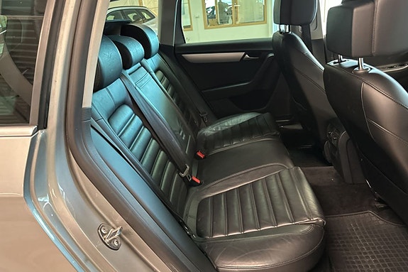 Volkswagen Passat Alltrack 15 of 16