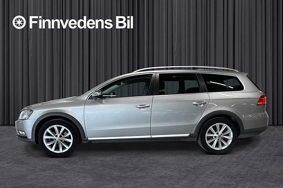 Volkswagen Passat Alltrack 2 of 16