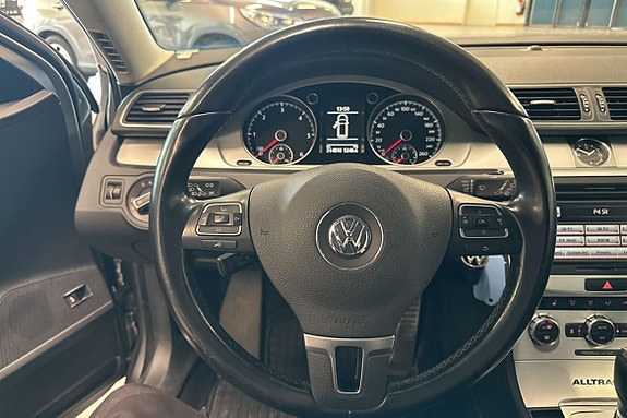 Volkswagen Passat Alltrack 8 of 16