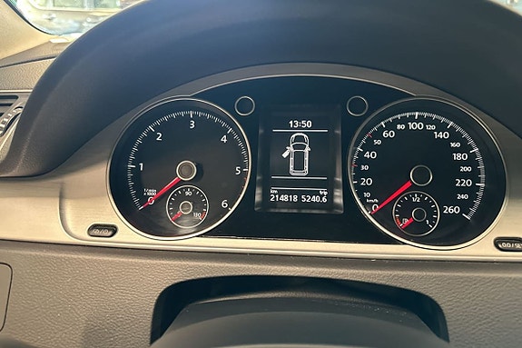 Volkswagen Passat Alltrack 9 of 16