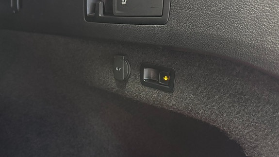 Volkswagen Passat Alltrack 19 of 21