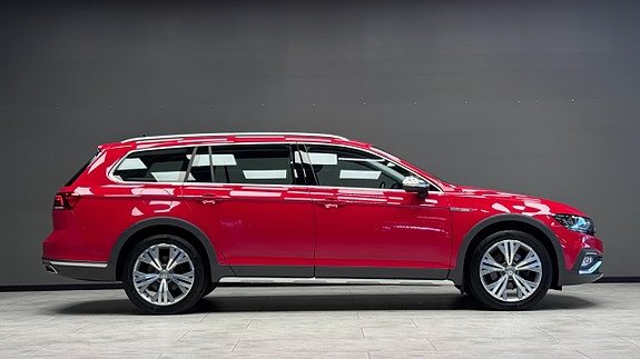 Volkswagen Passat Alltrack 4 of 11