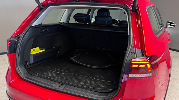 Volkswagen Passat Alltrack 18 of 21