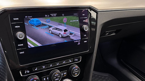Volkswagen Passat Alltrack 12 of 21