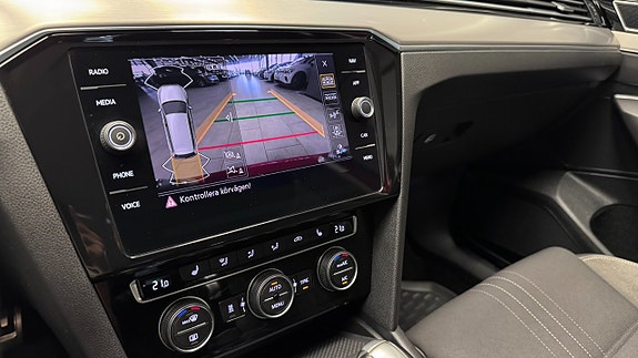 Volkswagen Passat Alltrack 6 of 11