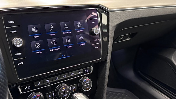 Volkswagen Passat Alltrack 11 of 21