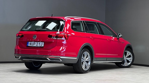 Volkswagen Passat Alltrack 8 of 11