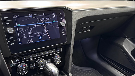 Volkswagen Passat Alltrack 13 of 21