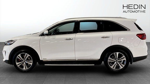 Kia Sorento 6 of 12