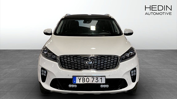 Kia Sorento 8 of 12