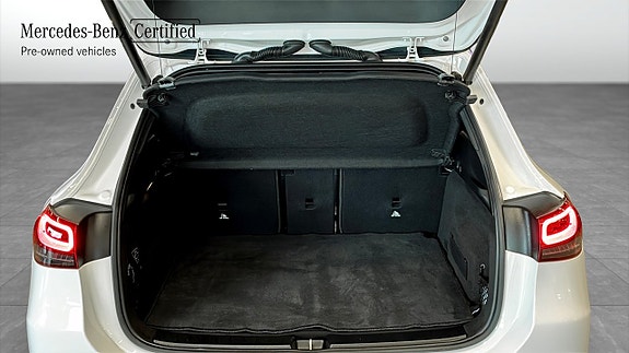 Mercedes-Benz EQA300 10 of 18