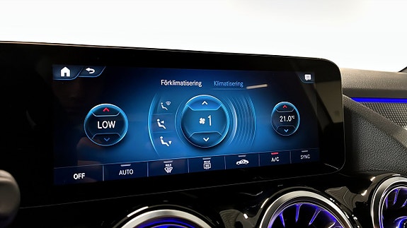 Mercedes-Benz EQA300 18 of 18