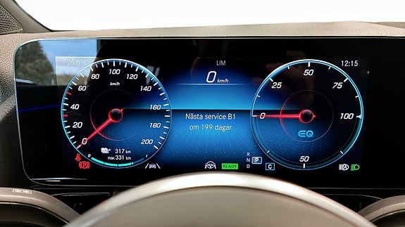 Mercedes-Benz EQA300 16 of 18