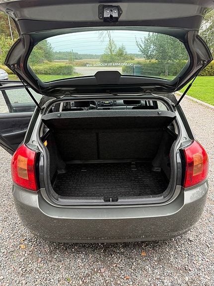 Toyota Corolla 8 of 16