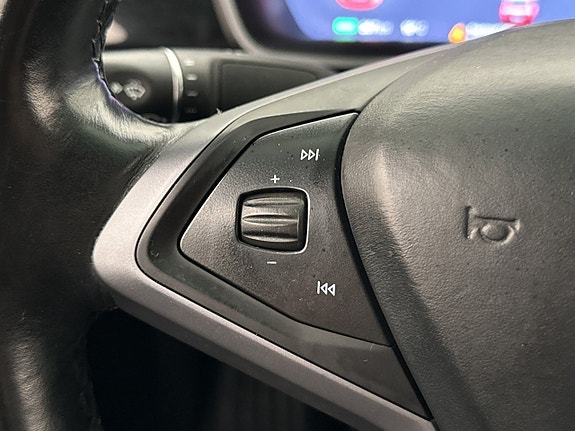 Tesla Model X 15 of 30