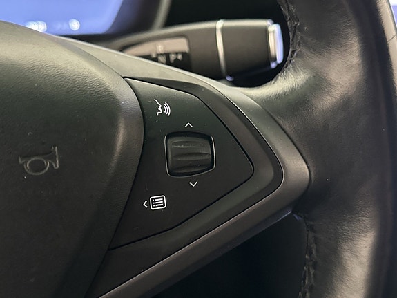 Tesla Model X 17 of 30