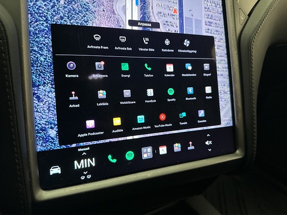 Tesla Model X 21 of 30