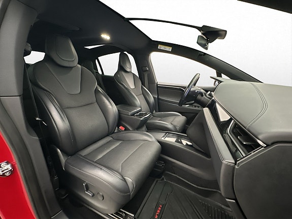 Tesla Model X 23 of 30