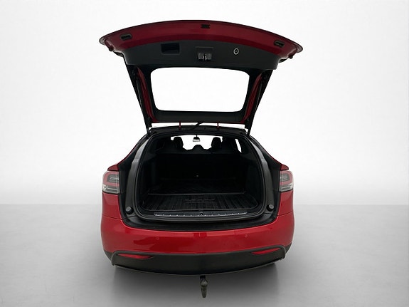 Tesla Model X 26 of 30
