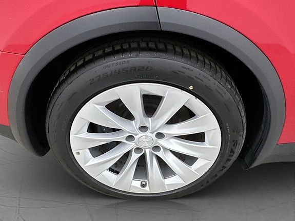 Tesla Model X 29 of 30