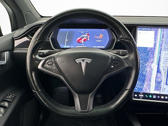 Tesla Model X 14 of 30