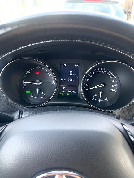 Toyota C-HR 4 of 5