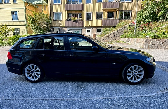 BMW 320d 3 of 20