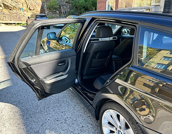 BMW 320d 12 of 20