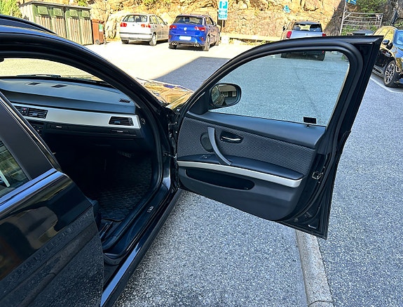 BMW 320d 13 of 20