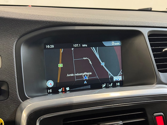 Volvo V60 12 of 16