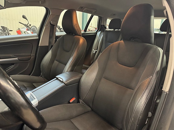 Volvo V60 10 of 16