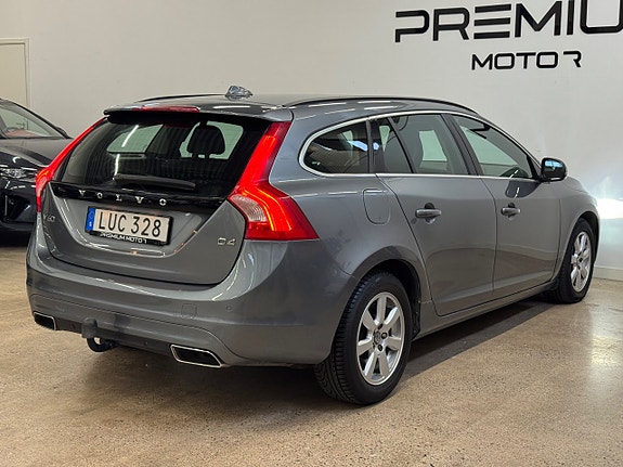 Volvo V60 8 of 16