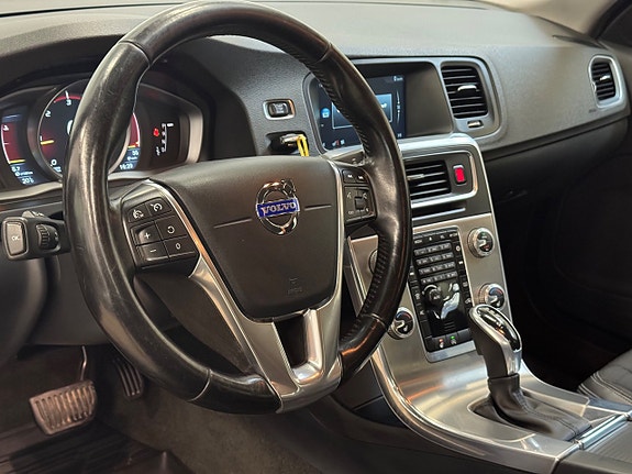 Volvo V60 15 of 16