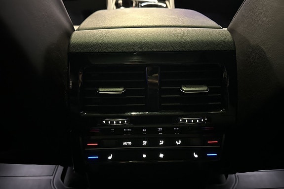 Volkswagen Touareg 28 of 30
