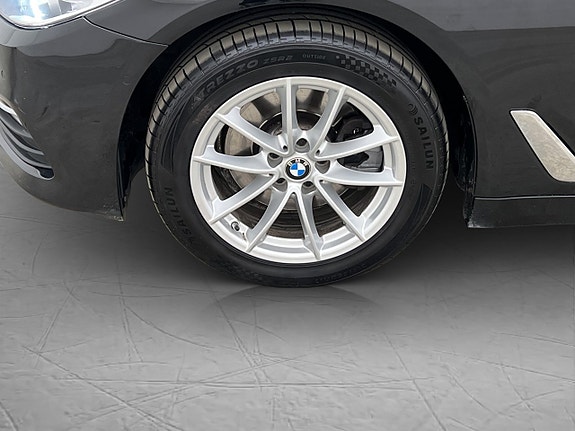 BMW 520d 27 of 30
