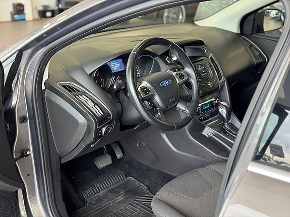 Ford Focus 9 of 19