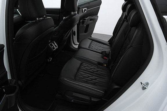 Kia Sorento 21 of 28