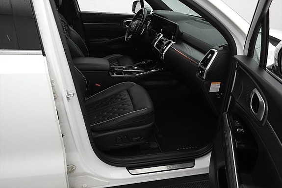 Kia Sorento 17 of 28