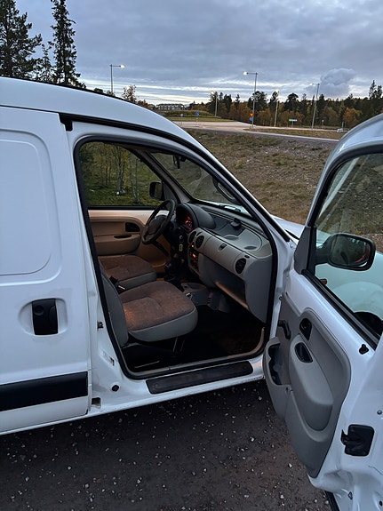 Renault Kangoo Express 11 of 14