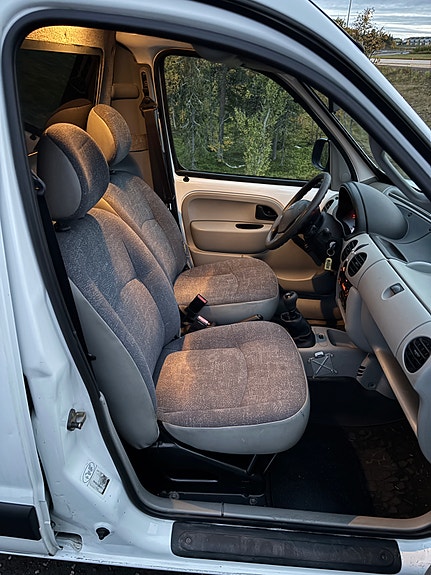 Renault Kangoo Express 12 of 14