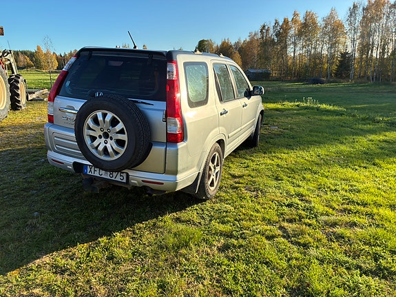 Honda CR-V 2 of 9
