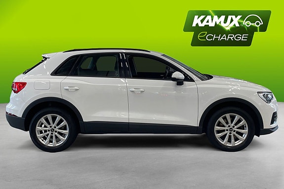 Audi Q3 2 of 21